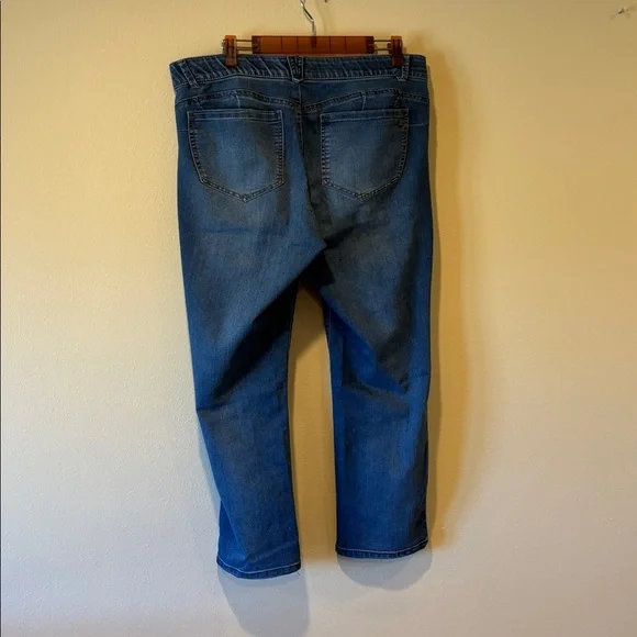 Democracy Mid-Wash Ankle Jeans - Picture 2 of 8